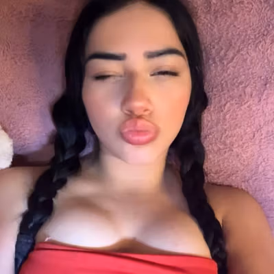 🌸 𝓔𝓼𝓶𝓮𝓵𝓮𝓪𝓱 #1 the cutest on OnlyFans 🌸 profile picture